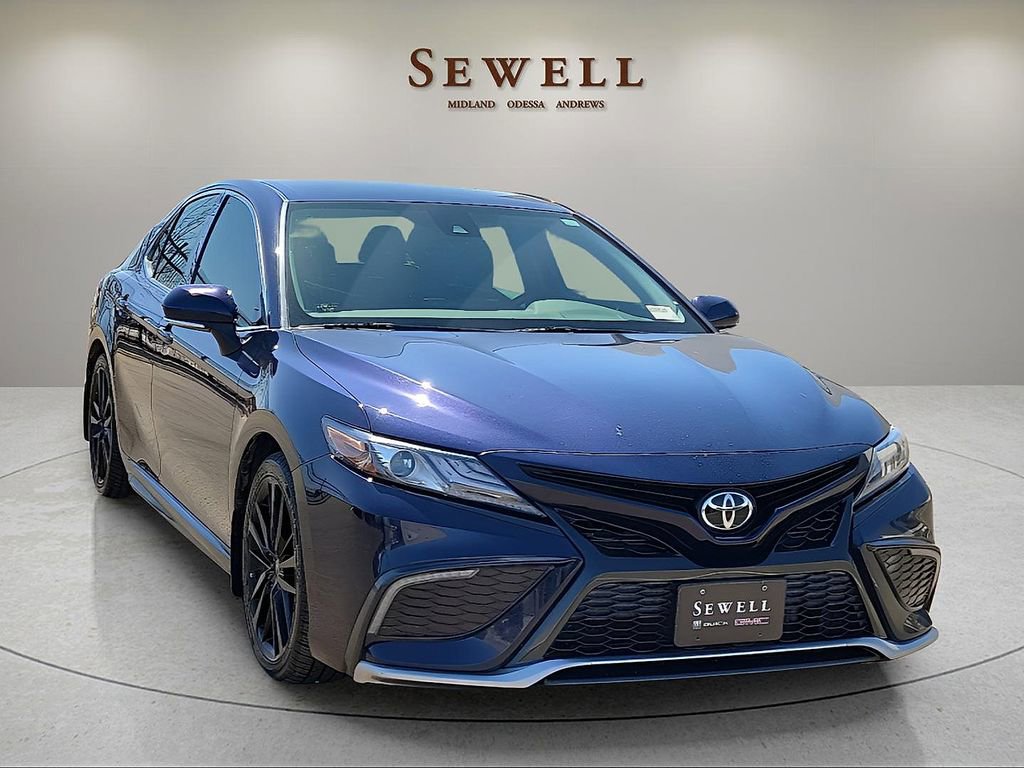 Used 2022 Toyota Camry XSE image 7