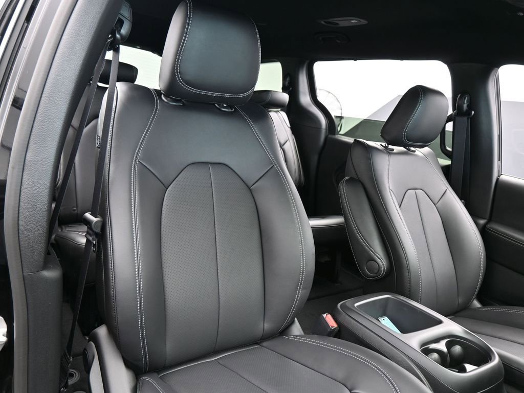 New 2026 Chrysler Pacifica Select image 44