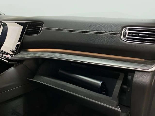 Used 2024 Jeep Wagoneer Series II w/ Flexible Seating Group RWD image 90