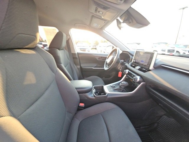 Used 2023 Toyota RAV4 LE image 22