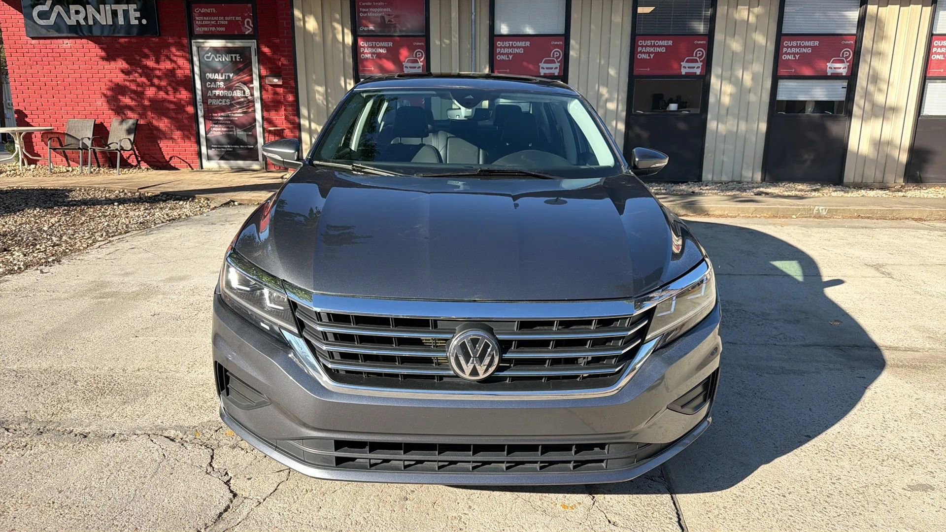 Used 2022 Volkswagen Passat 2.0T SE image 2