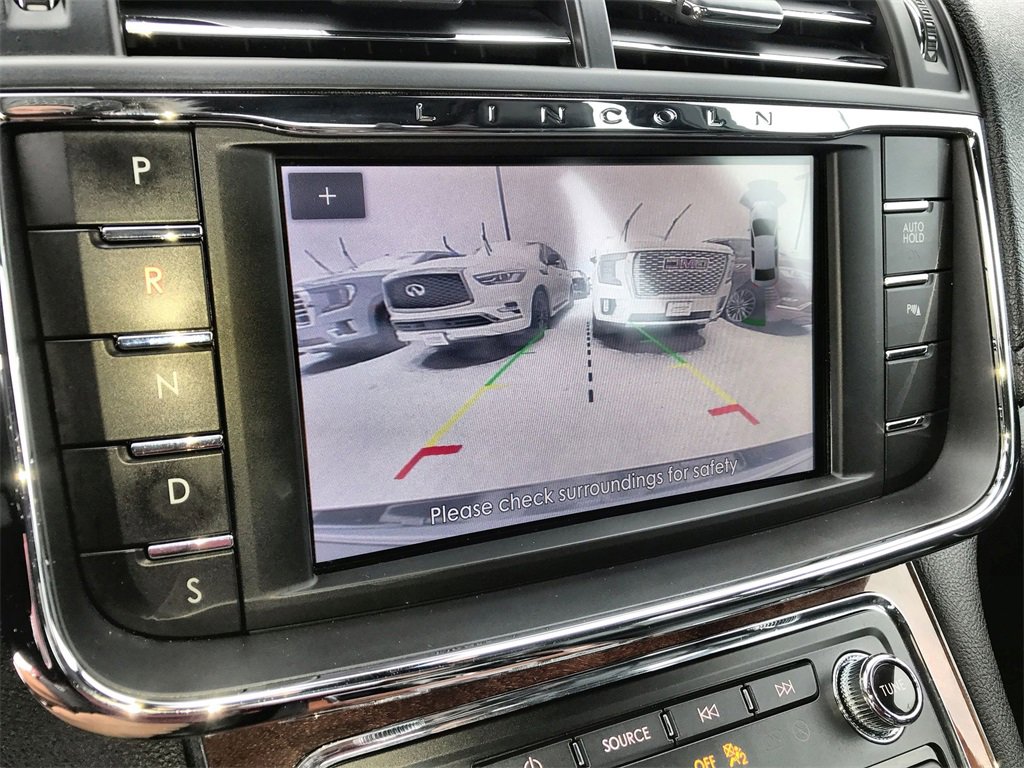 Used 2020 Lincoln Continental Standard w/ Premium Package image 17