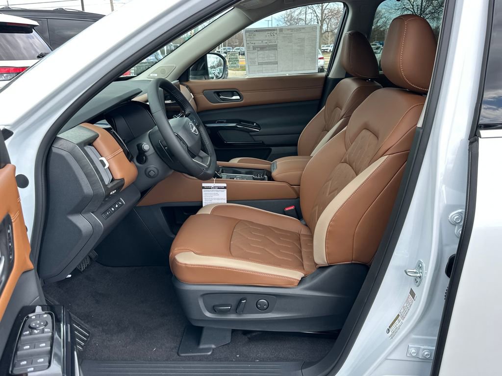 New 2026 Nissan Pathfinder Platinum AWD/4WD image 9