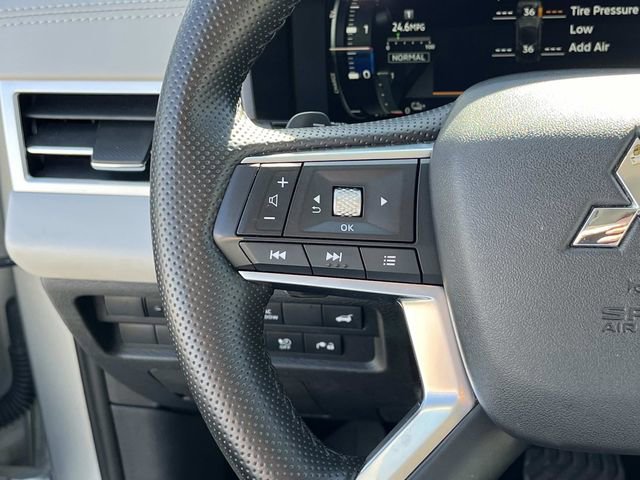 Used 2024 Mitsubishi Outlander SEL AWD/4WD image 34
