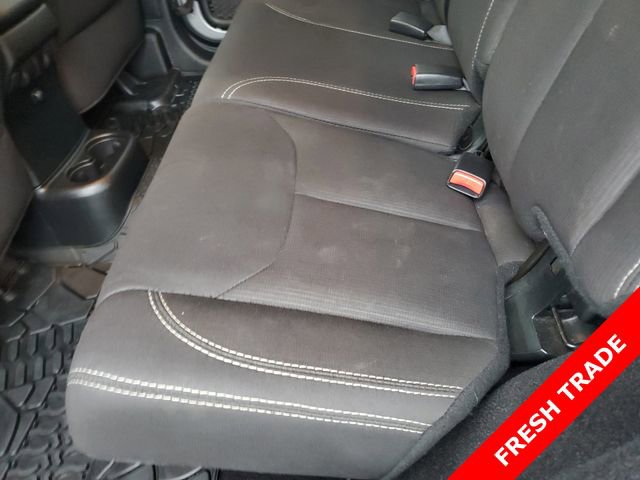 Used 2018 Jeep Wrangler Unlimited Sahara image 25