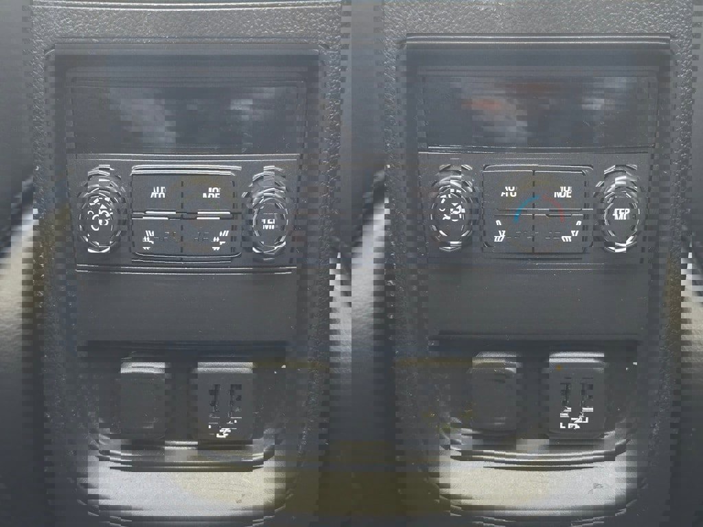 Used 2019 Buick Envision Premium w/ Driver Confidence Package image 23