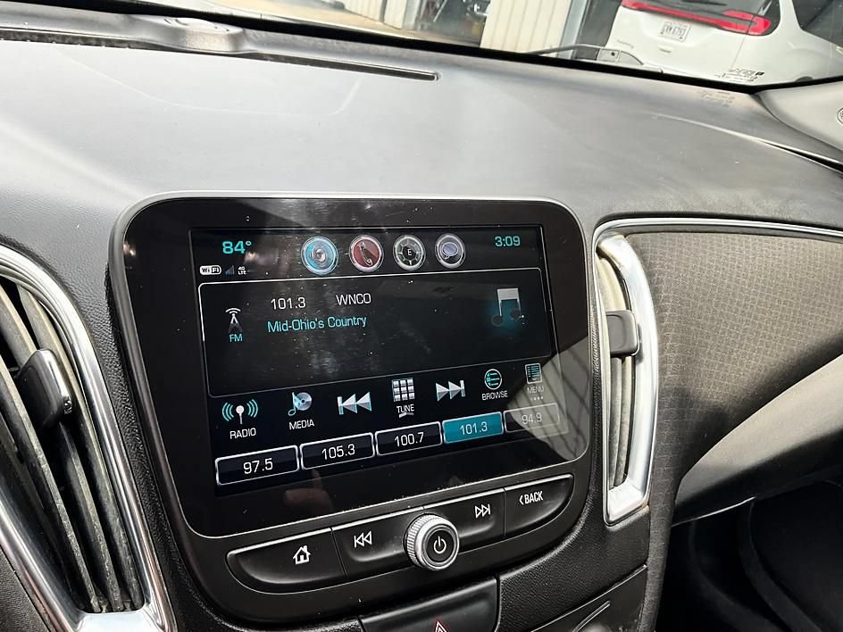 Used 2018 Chevrolet Malibu LT FWD image 20