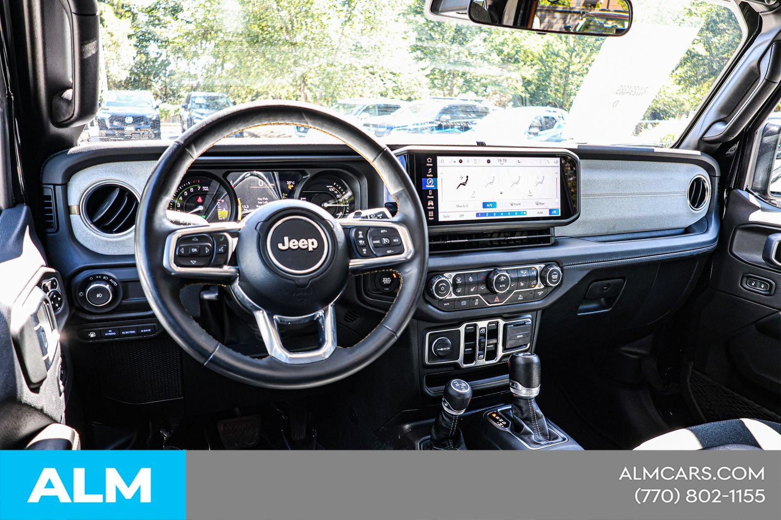 Used 2024 Jeep Wrangler Unlimited Sahara AWD/4WD image 22