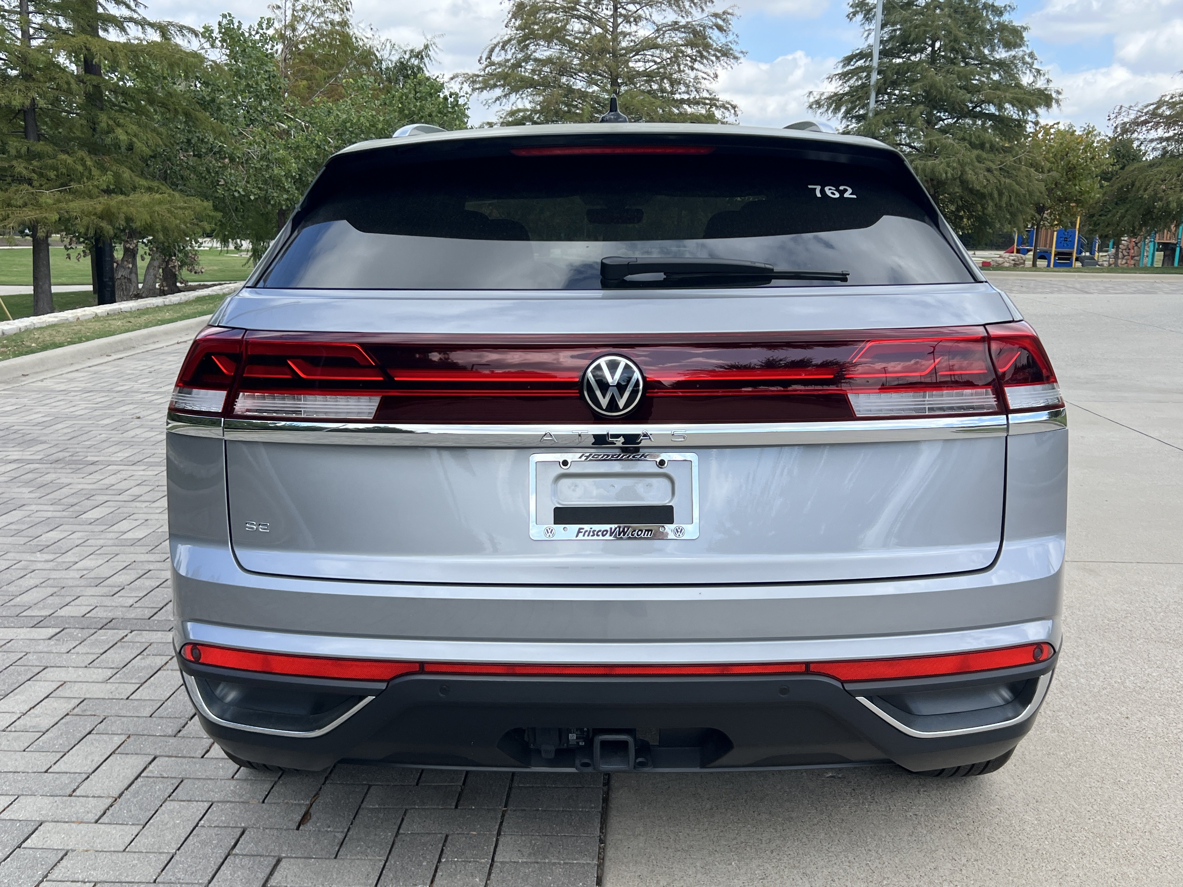 Certified 2026 Volkswagen Atlas Cross Sport SE FWD image 8