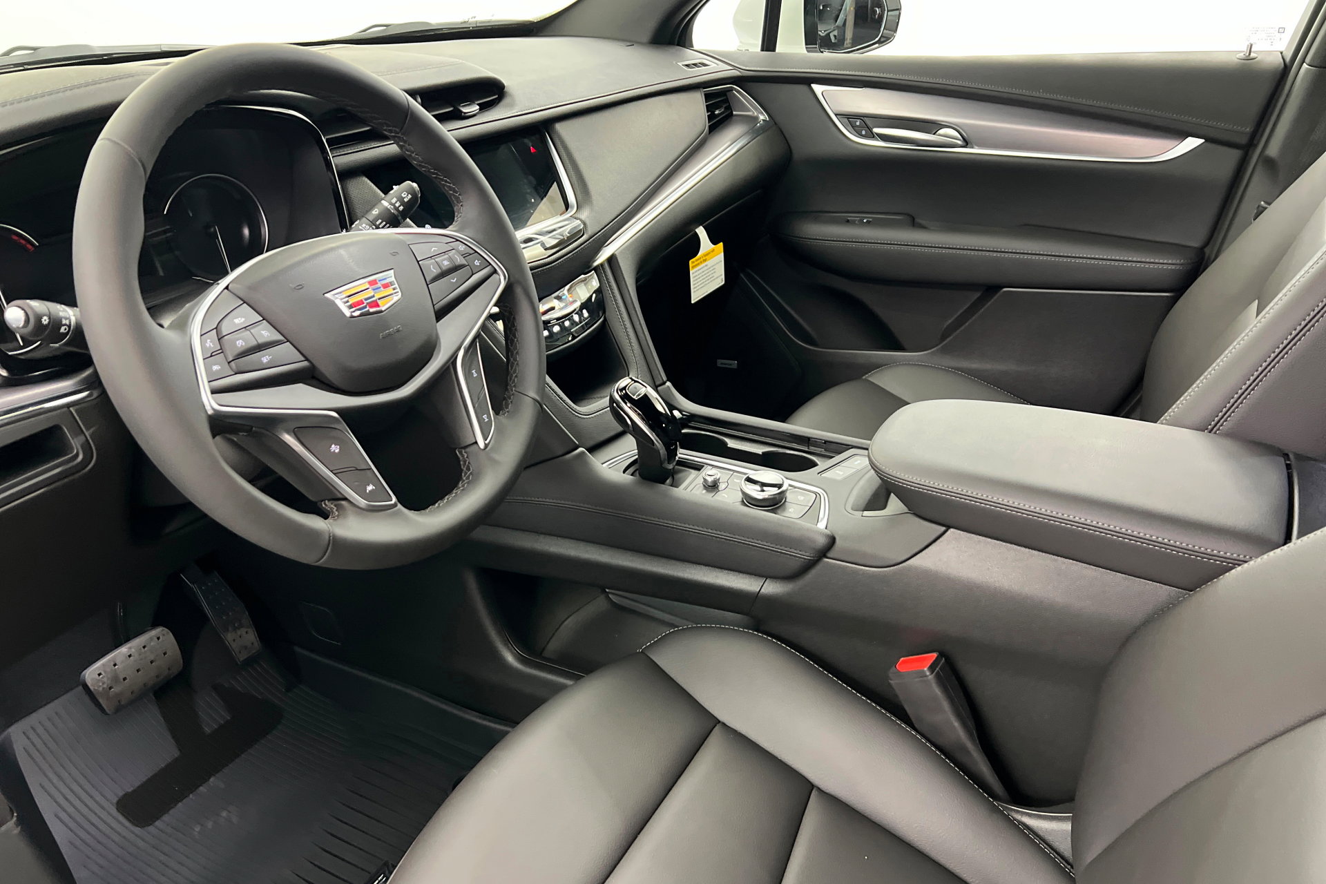 New 2026 Cadillac XT5 Luxury w/ LPO, Floor Liner Package image 16