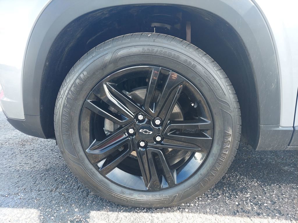 Used 2025 Chevrolet Trax ACTIV w/ Driver Confidence Package image 30