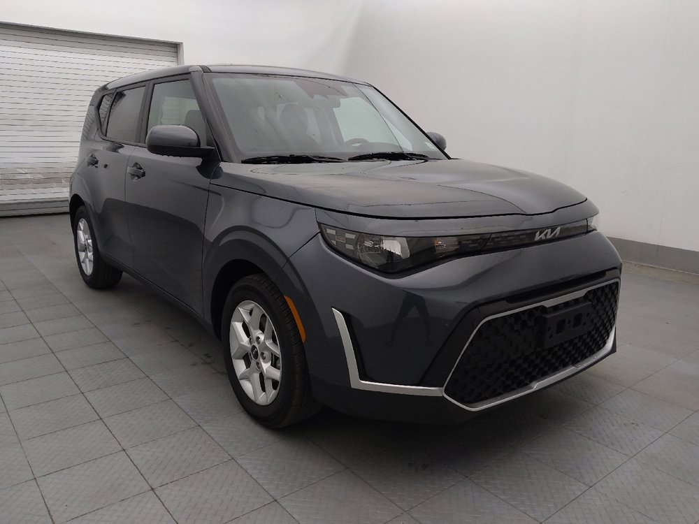 Used 2025 Kia Soul LX w/ LX Technology Package FWD image 13