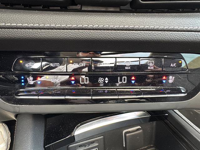 Used 2023 Buick Envision Avenir image 24