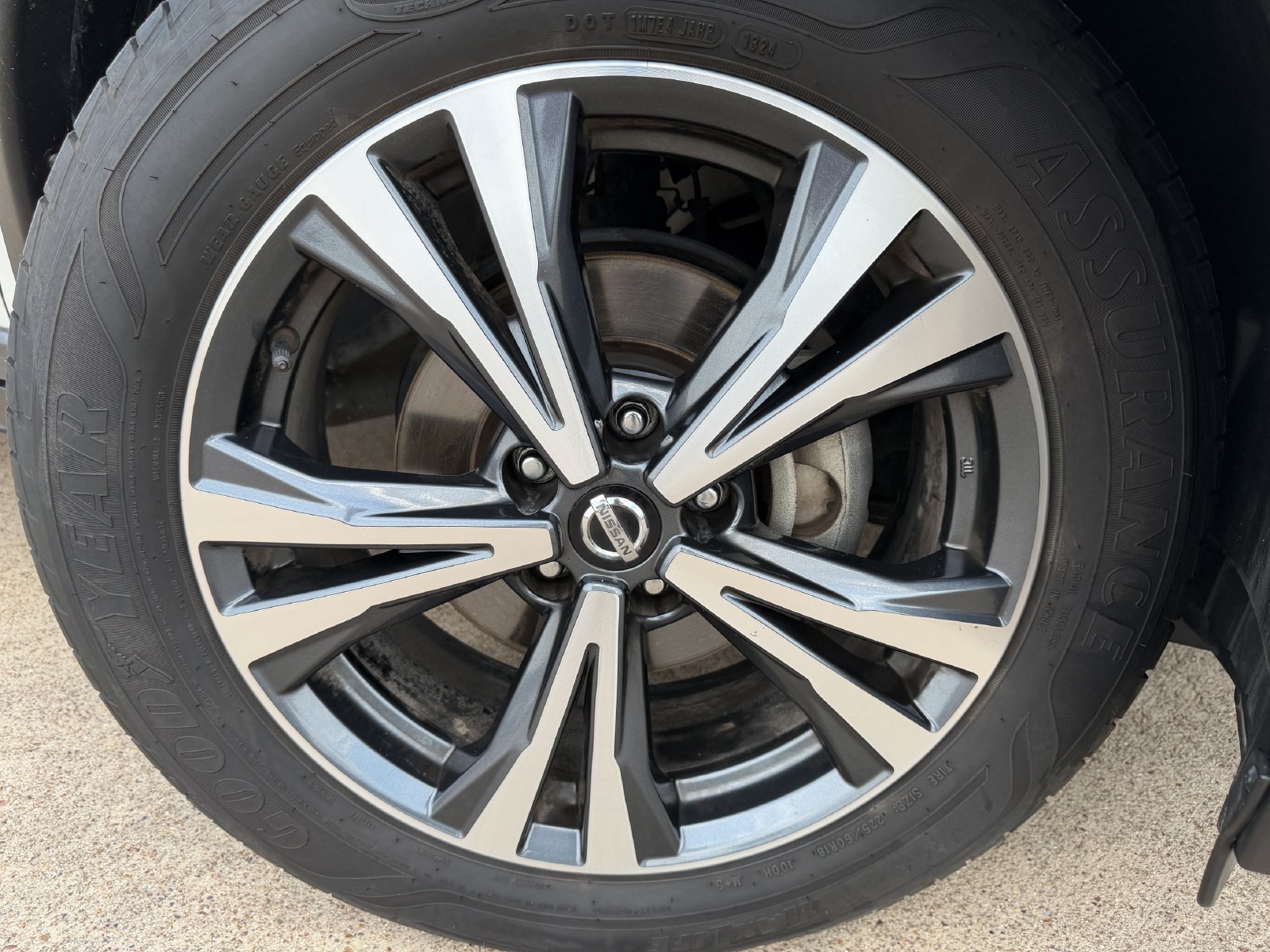 Used 2017 Nissan Rogue SL w/ SL Premium Package FWD image 10