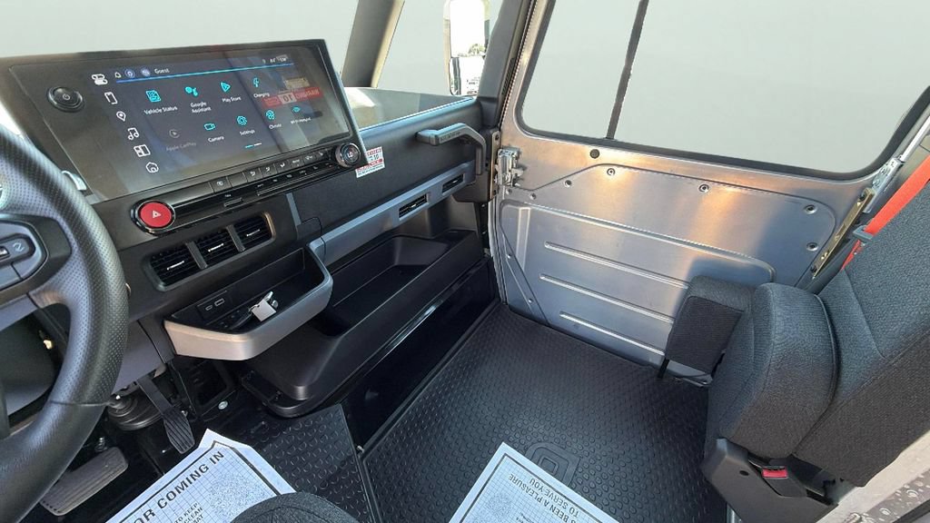 Used 2024 Chevrolet Brightdrop 400 w/ Commercial Equipment Package AWD/4WD image 21