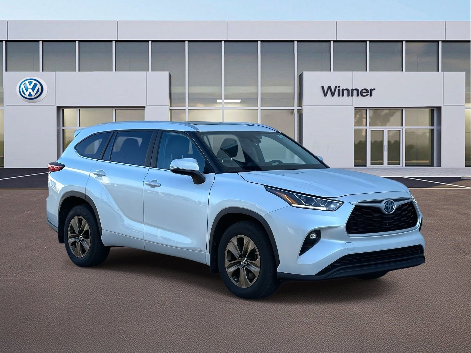 Used 2023 Toyota Highlander Bronze Edition image 5