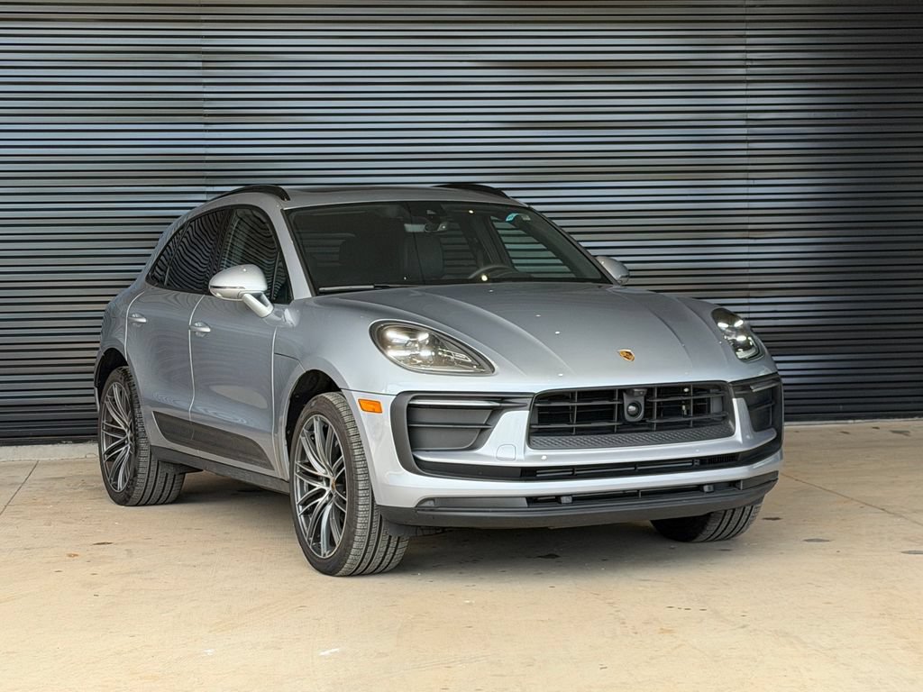 Certified 2026 Porsche Macan AWD/4WD image 12