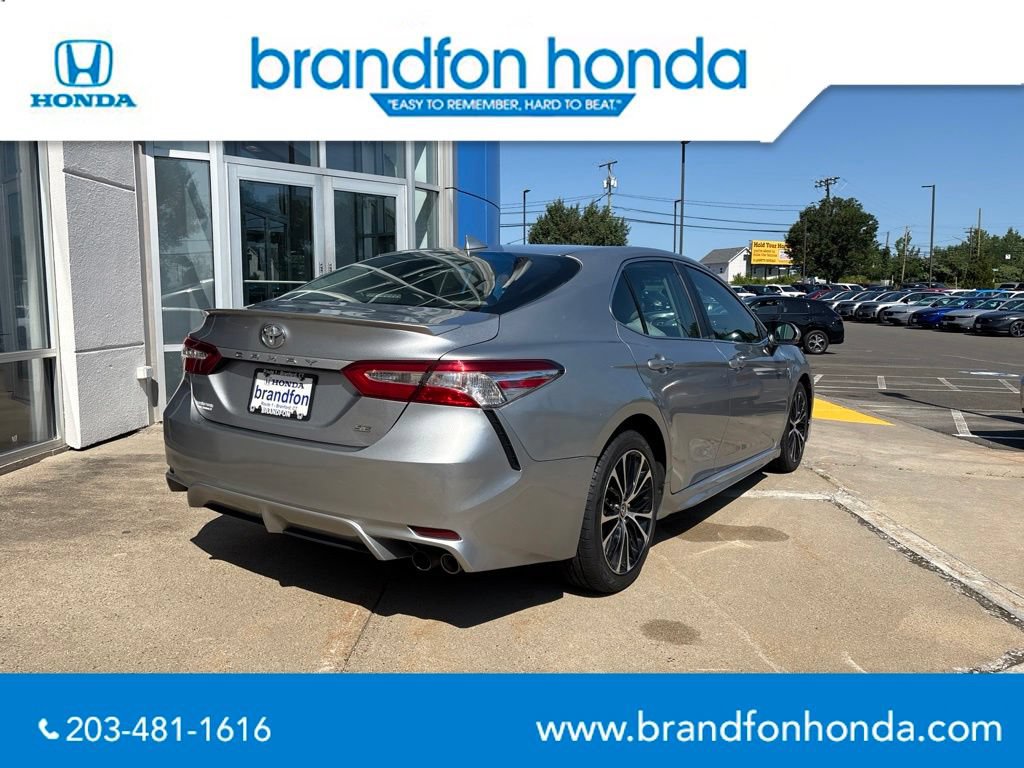 Used 2020 Toyota Camry SE FWD image 6