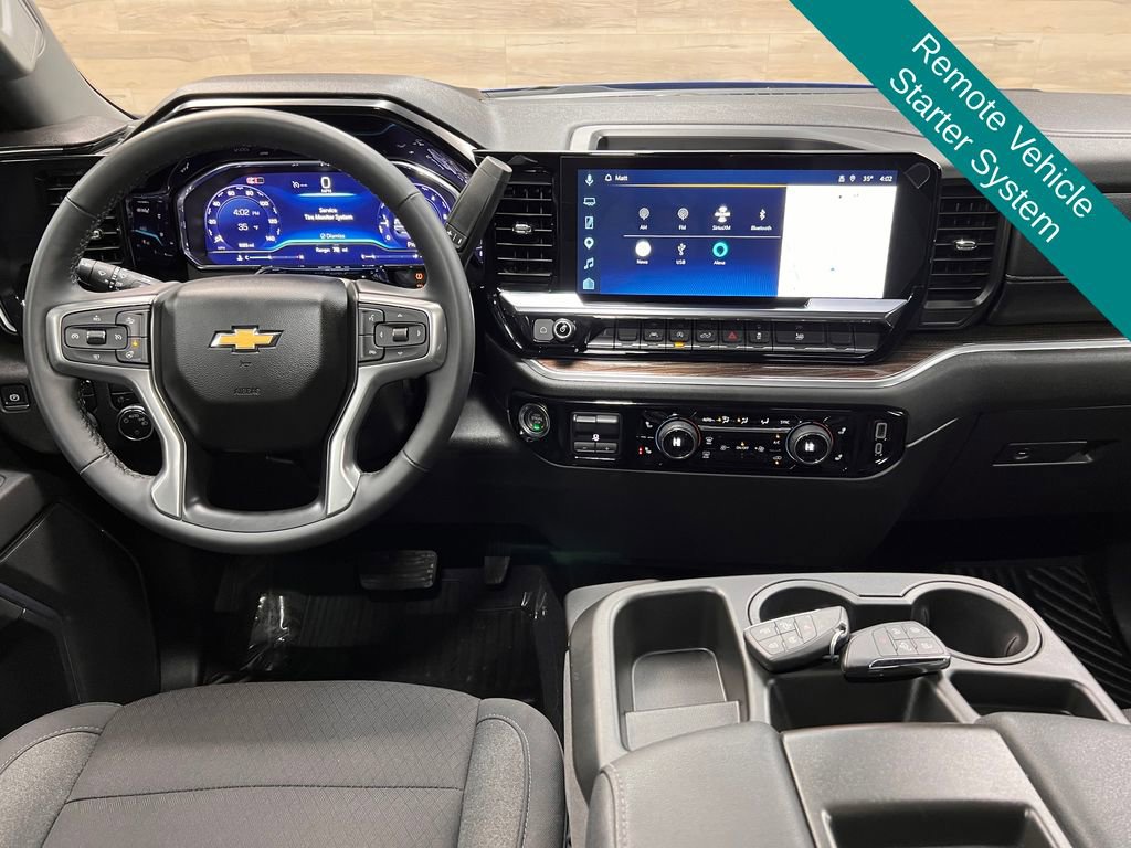 Used 2025 Chevrolet Silverado 1500 LT image 2