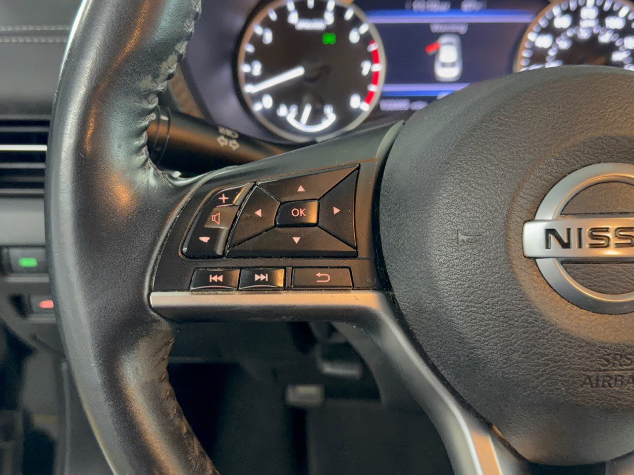 Used 2020 Nissan Sentra SV FWD image 18