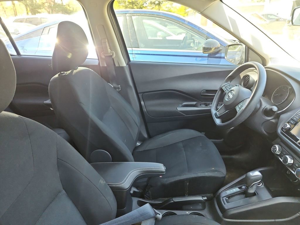 Used 2023 Nissan Kicks S image 8