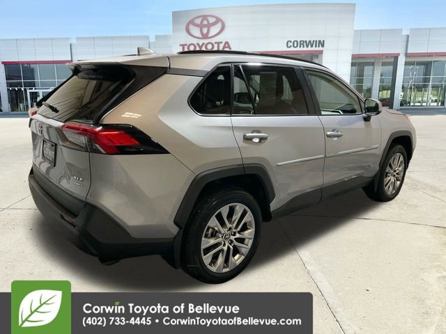 Used 2023 Toyota RAV4 XLE Premium image 8