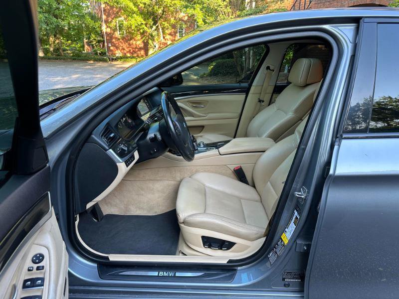 Used 2011 BMW 535i xDrive Sedan AWD/4WD image 24