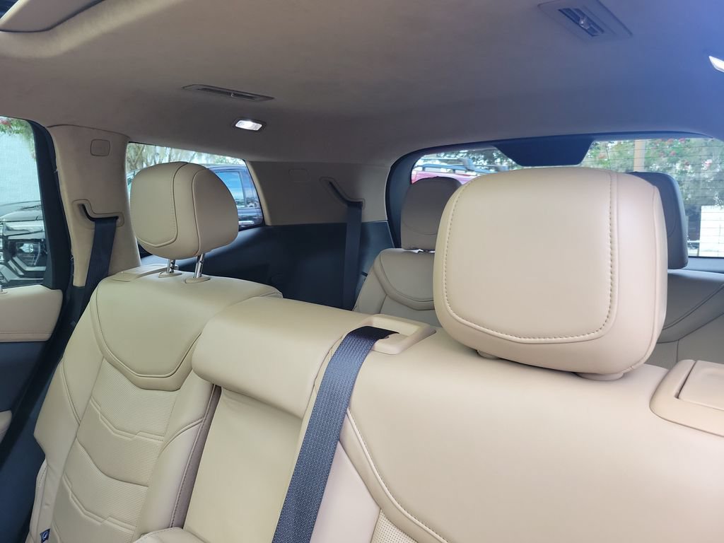 Used 2023 Cadillac XT6 Sport w/ Platinum Package AWD/4WD image 18
