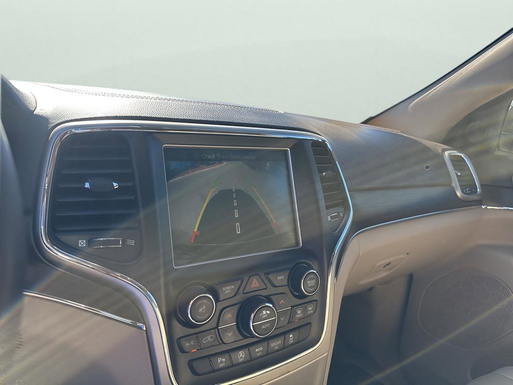 Used 2017 Jeep Grand Cherokee Overland image 37