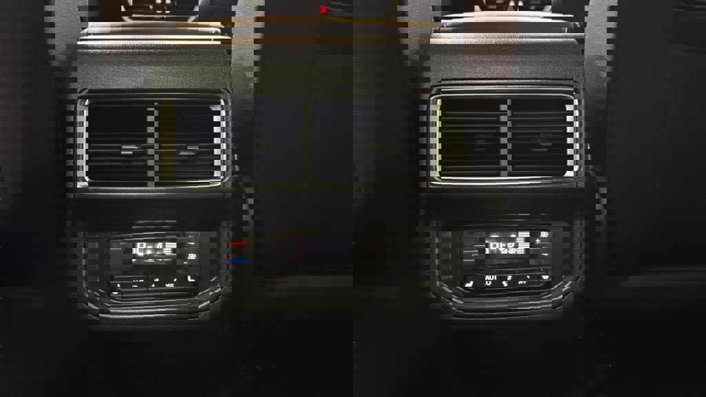 New 2026 Volkswagen Atlas SEL Premium R-Line image 28