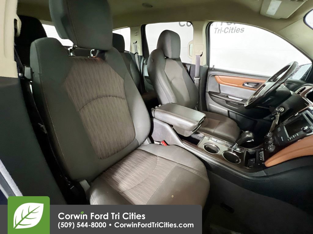 Used 2015 Chevrolet Traverse LT w/ Style and Technology Package image 18