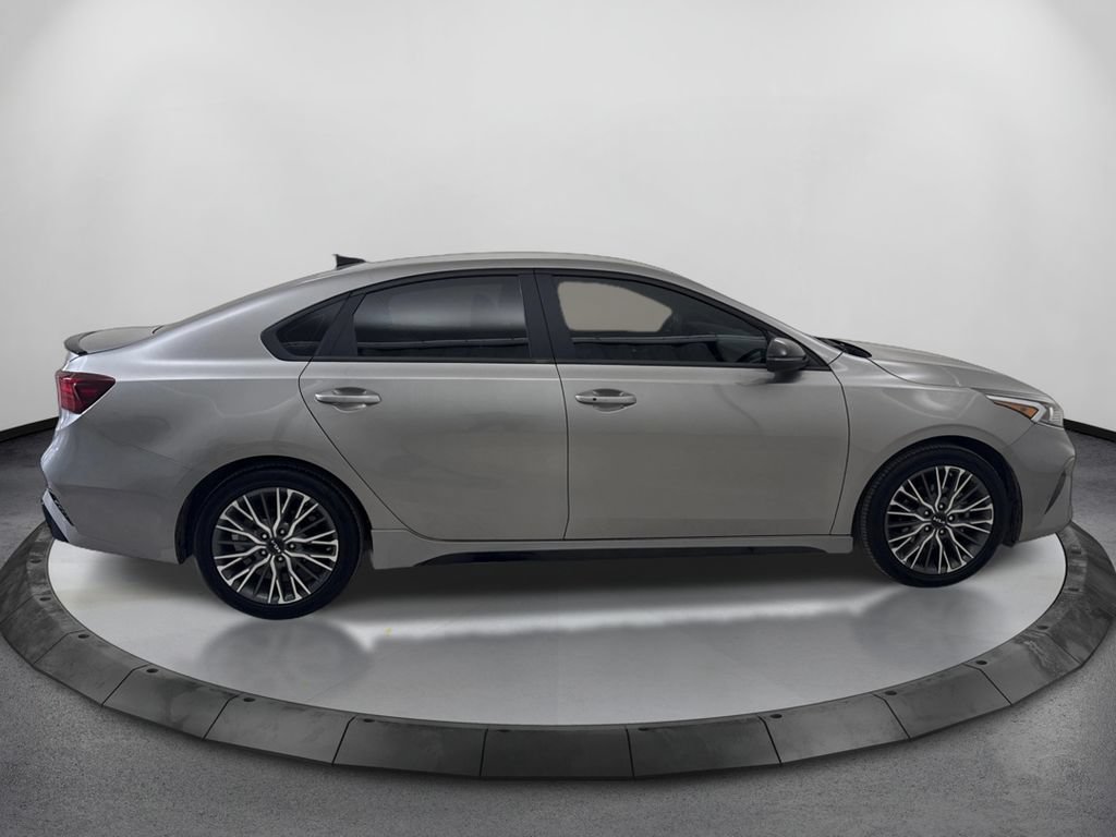 Used 2023 Kia Forte GT-Line FWD image 4