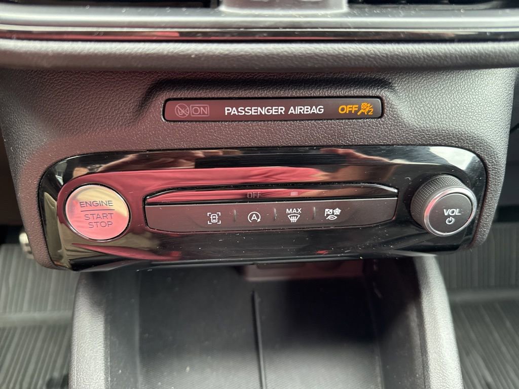 Used 2024 Ford Escape ST-Line w/ Tech Pack #1 FWD image 16