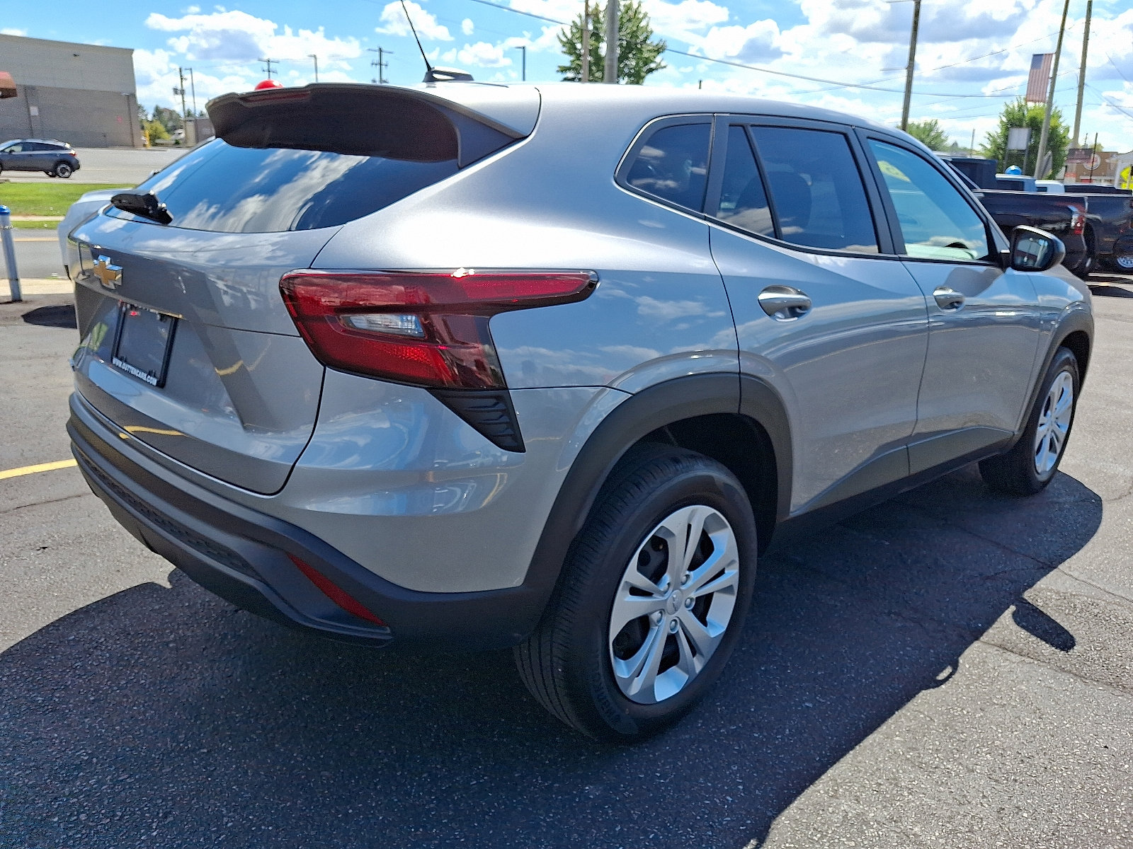 Used 2025 Chevrolet Trax LS image 5
