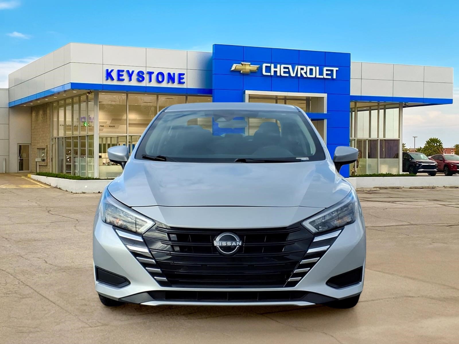 Used 2025 Nissan Versa SV FWD image 2