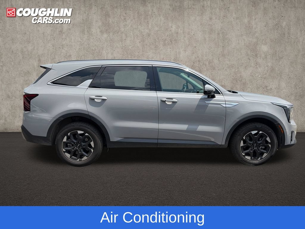Used 2025 Kia Sorento S w/ Panoramic Sunroof Package AWD/4WD image 10