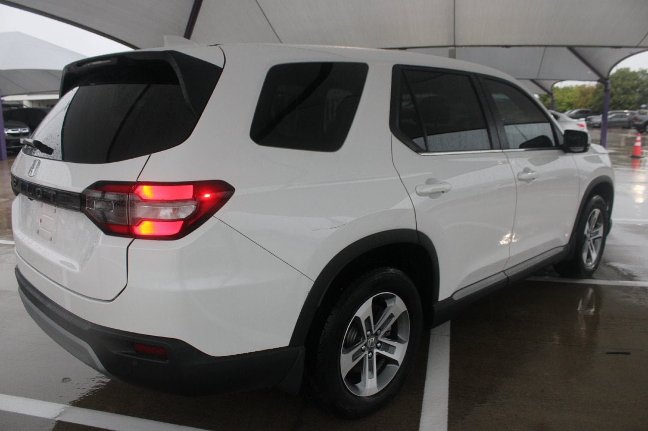 Used 2025 Honda Pilot EX-L image 6