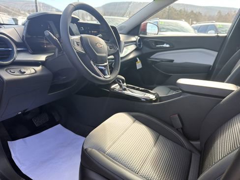 New 2026 Chevrolet Trax LT w/ Driver Confidence Package FWD image 43