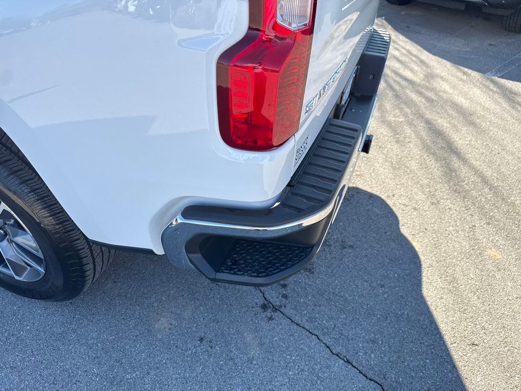 Used 2023 Chevrolet Silverado 1500 LT image 38