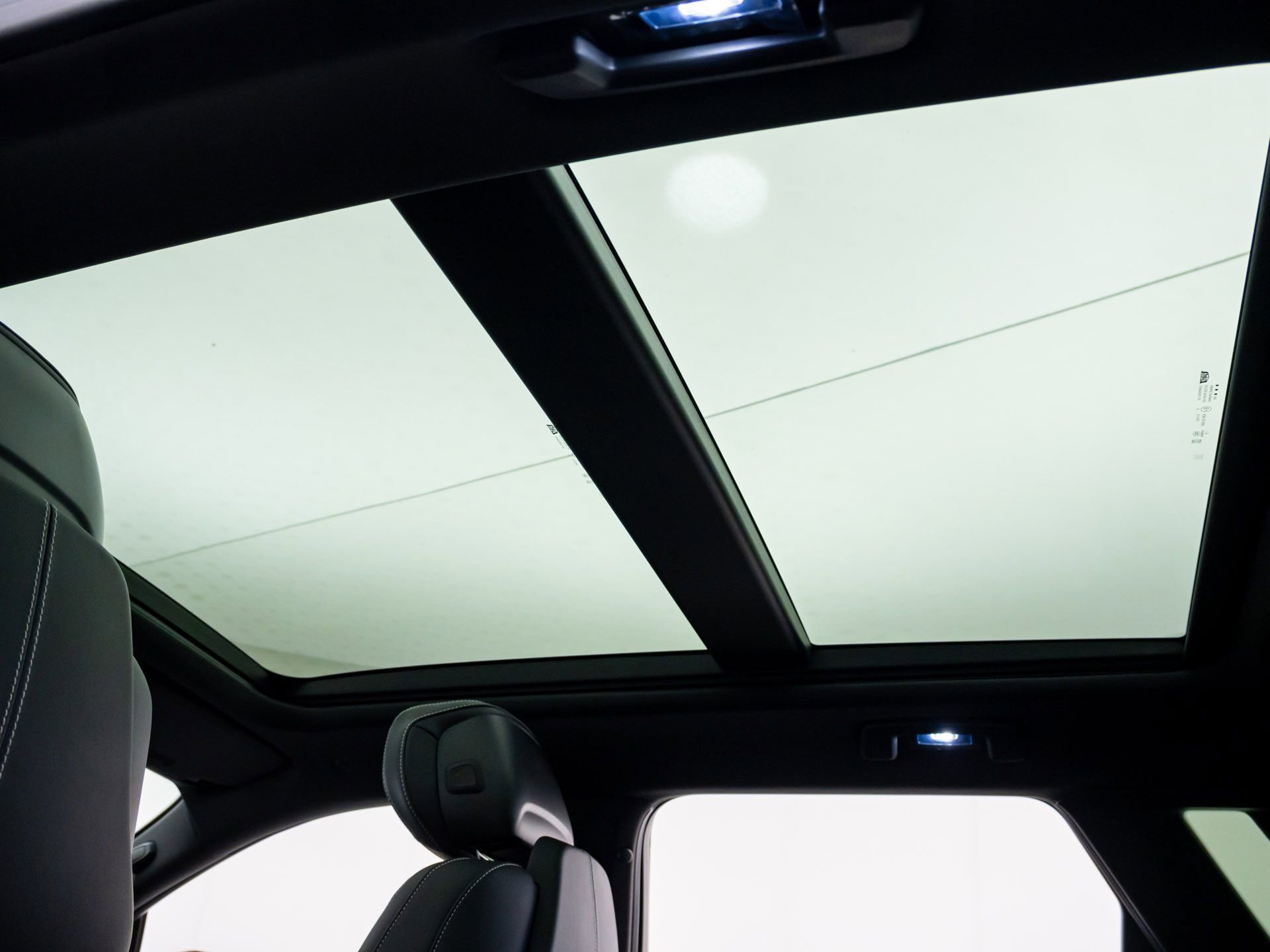 Certified 2025 Cadillac Lyriq Luxury w/ LPO, Floor Liner Package image 20