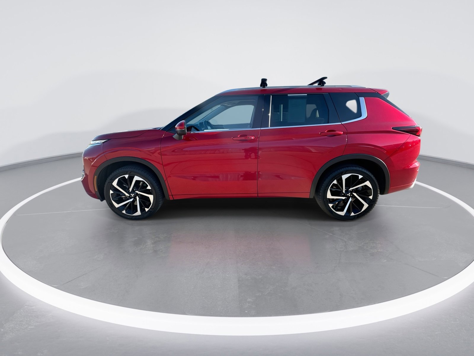 Used 2023 Mitsubishi Outlander SEL AWD/4WD image 5