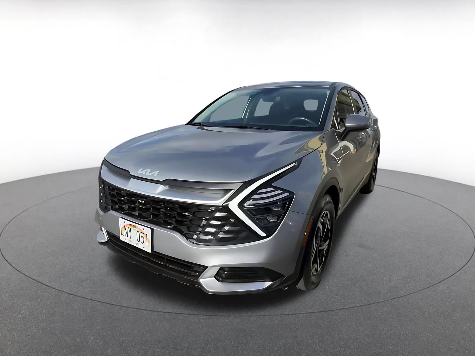 Used 2025 Kia Sportage LX FWD image 6