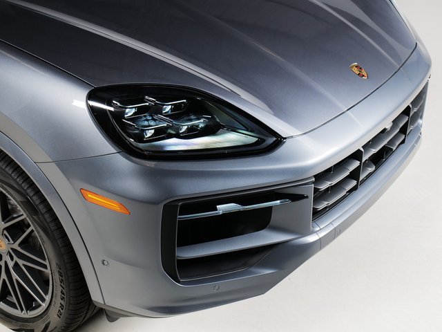 New 2026 Porsche Cayenne S AWD/4WD image 31