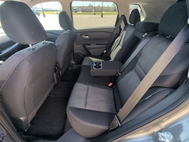 Used 2025 Nissan Rogue SV AWD/4WD image 10