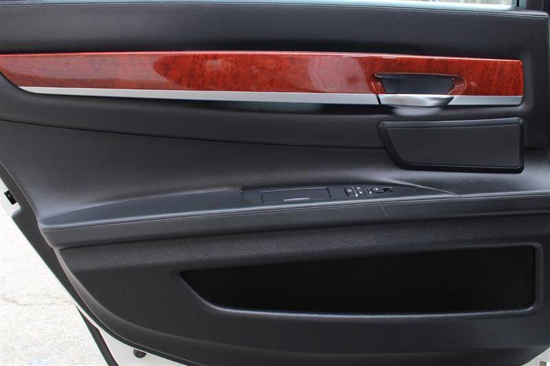 Used 2012 BMW ALPINA B7 xDrive LWB image 27