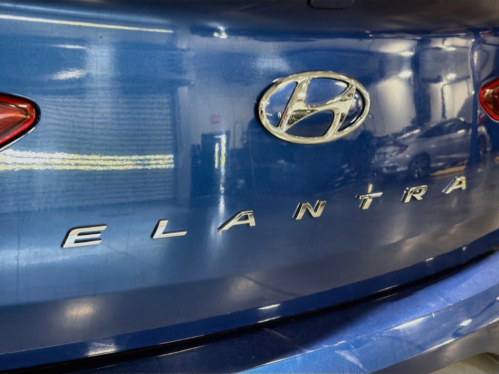 Used 2020 Hyundai Elantra SE FWD image 27
