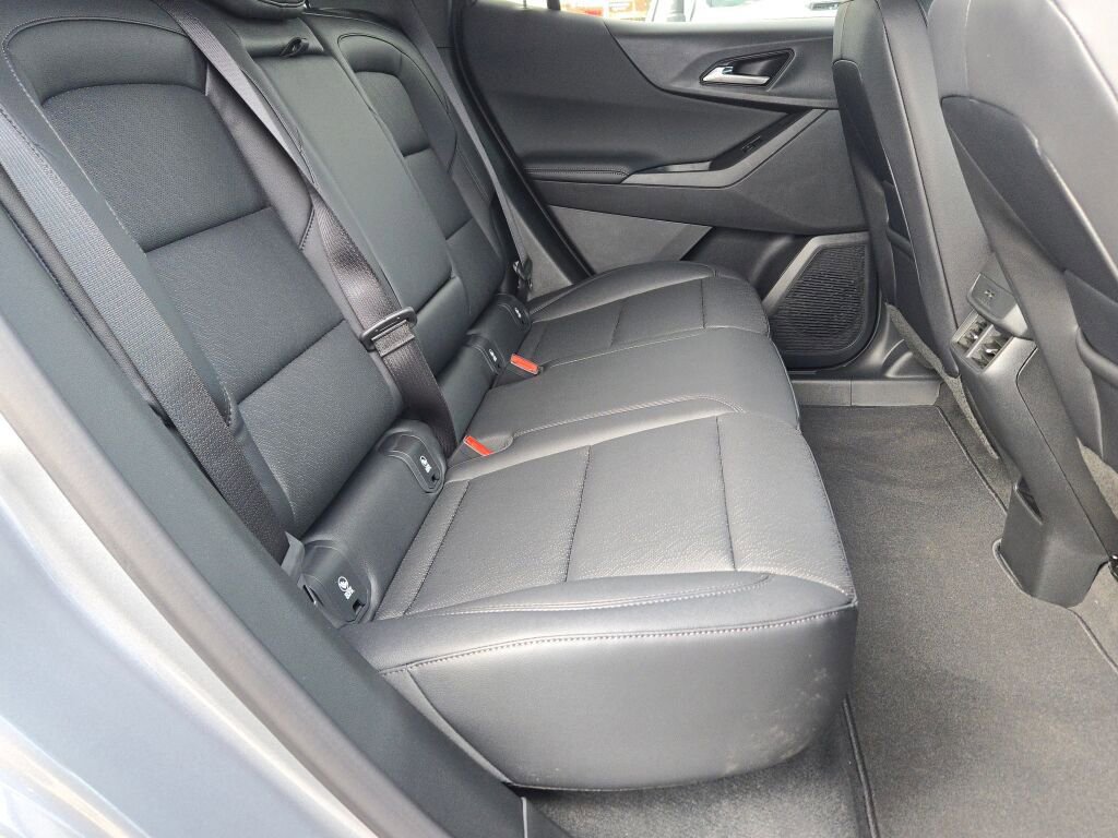 New 2026 Chevrolet Equinox LT w/ Convenience Package II FWD image 9