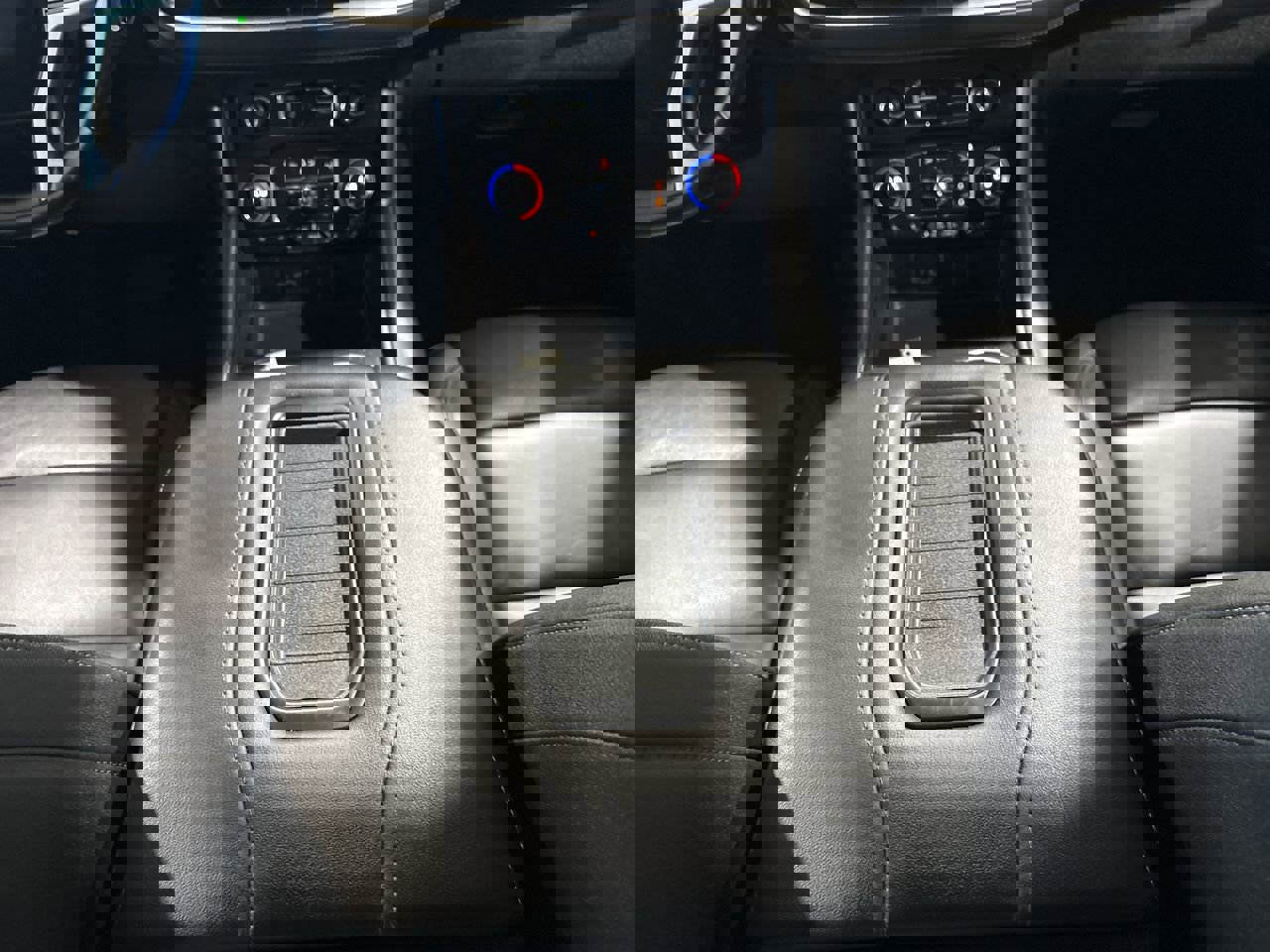 Used 2024 Chevrolet Tahoe Z71 w/ Luxury Package image 21