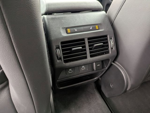 Used 2025 Land Rover Discovery Sport Dynamic SE image 13