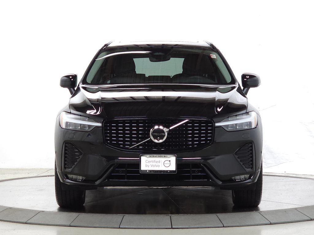 Certified 2025 Volvo XC60 B5 Plus AWD/4WD image 2